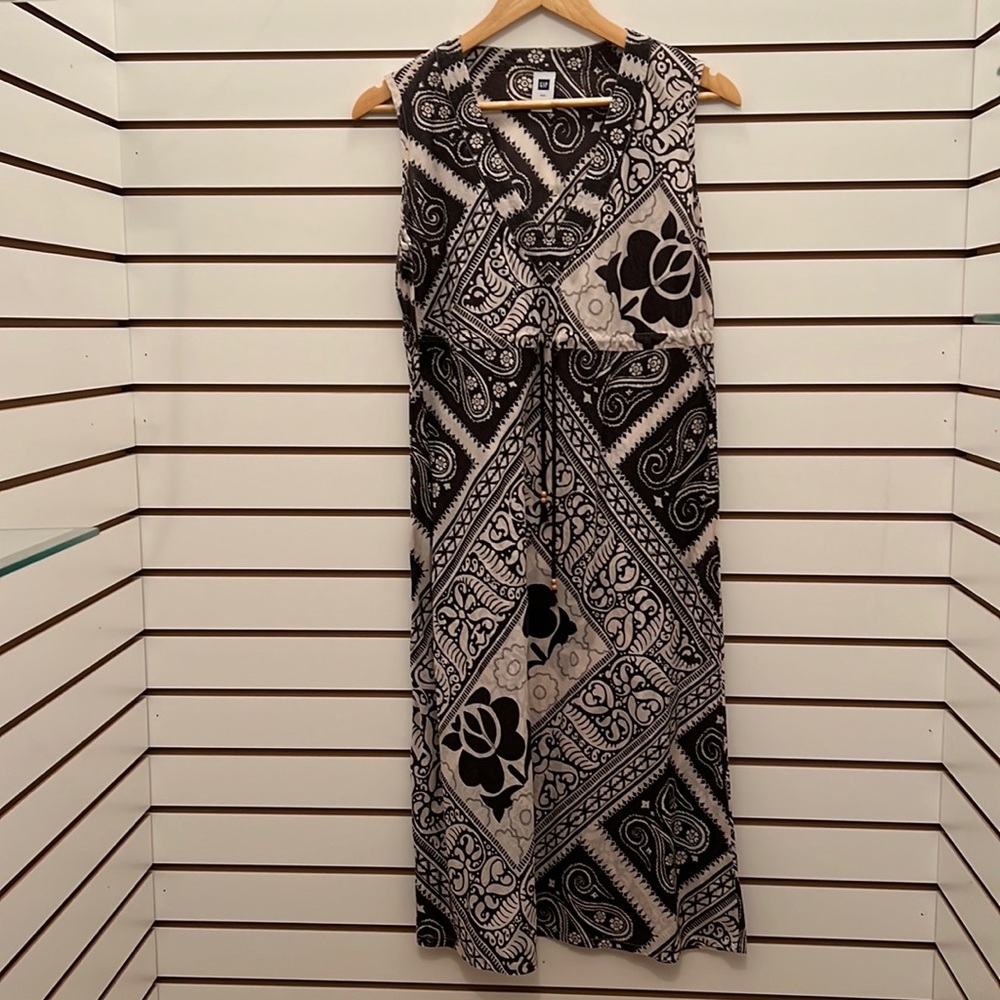 Beautiful printed summer dress.